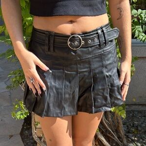 super cute dELiA*s pleather pleated skirt with belt!